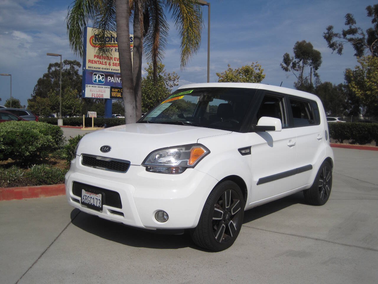 Used 2011 Kia Soul + FWD image 9