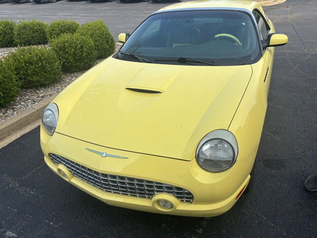 Used 2002 Ford Thunderbird image 2