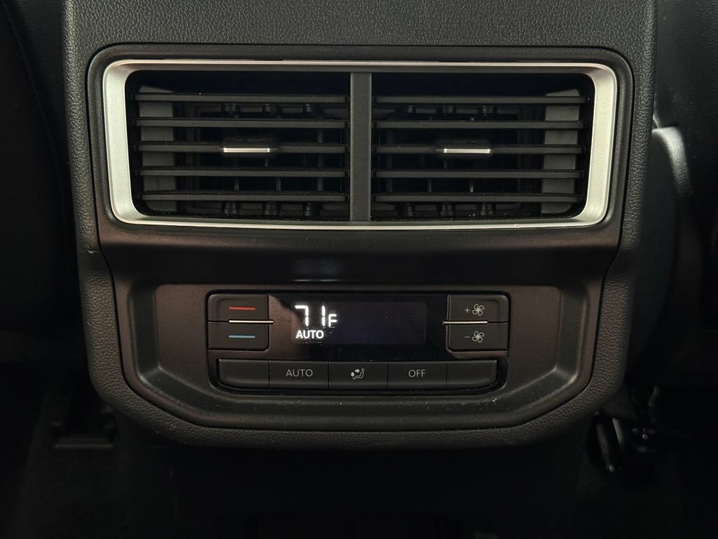 Used 2025 Volkswagen Atlas SE AWD/4WD image 48
