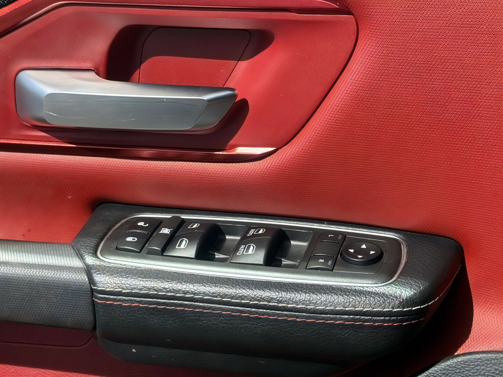 Used 2019 RAM 1500 Rebel image 32