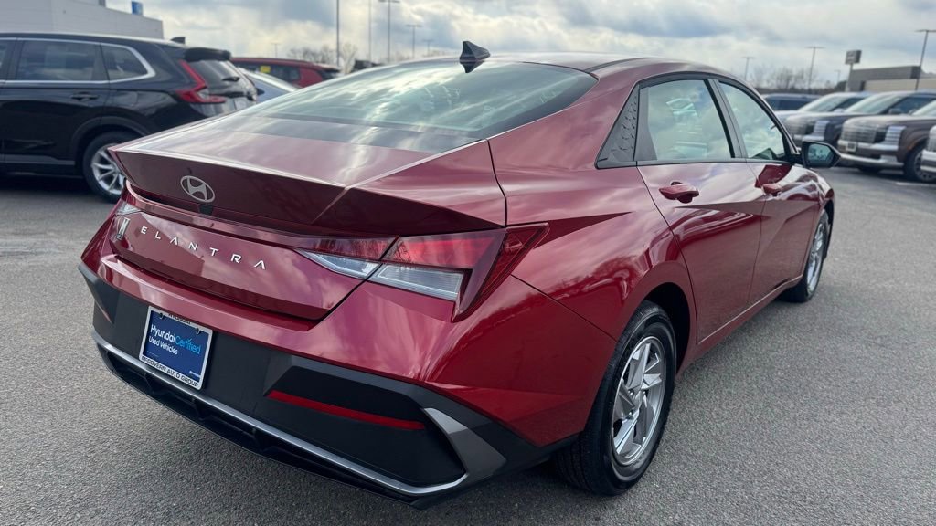 Used 2025 Hyundai Elantra SE image 6