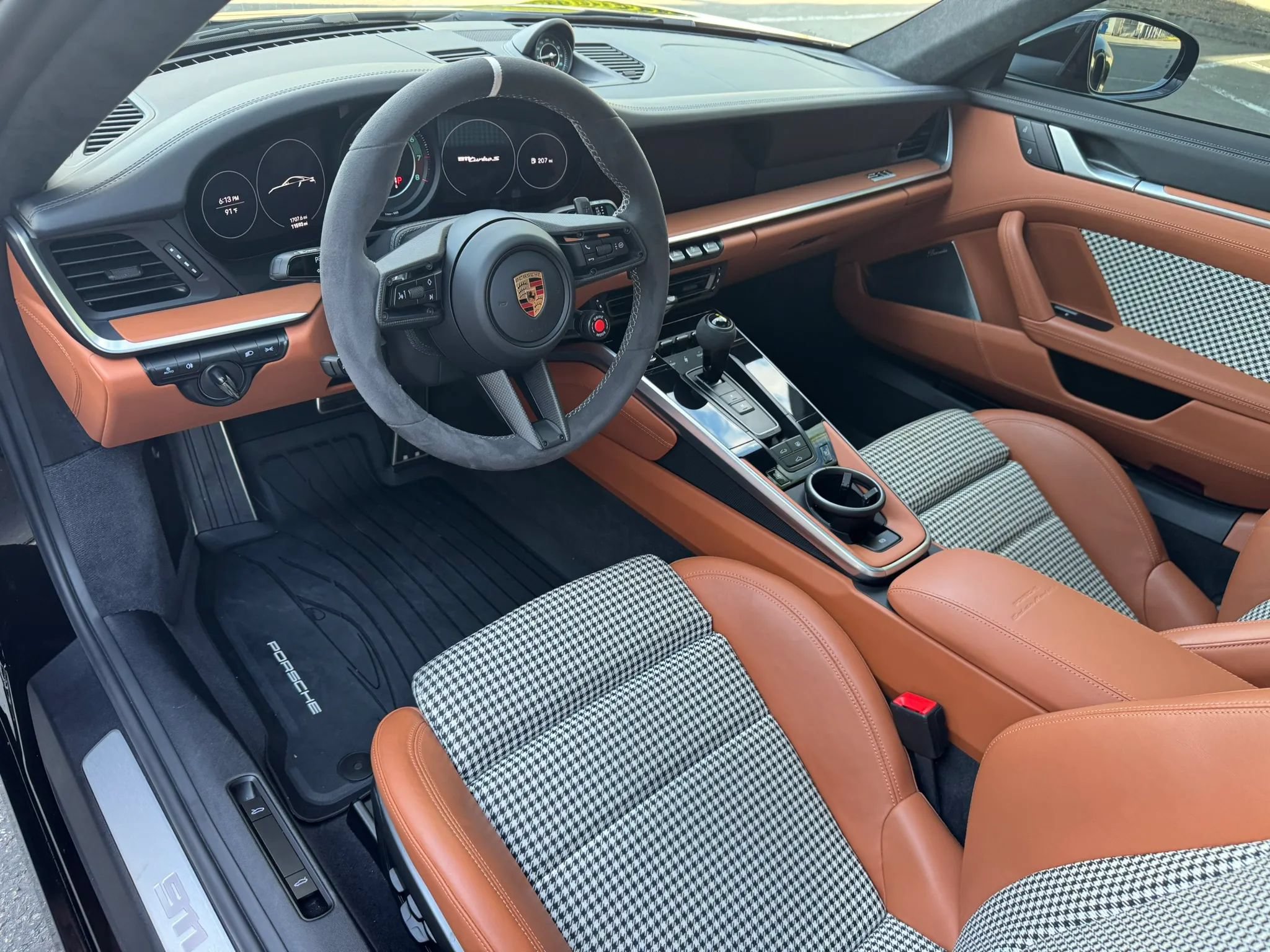 Used 2024 Porsche 911 Turbo S AWD/4WD image 20