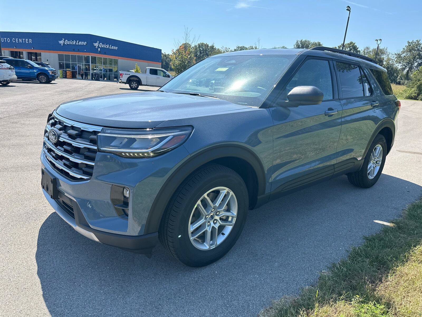 New 2027 Ford Explorer Active w/ Active Comfort Package AWD/4WD image 5