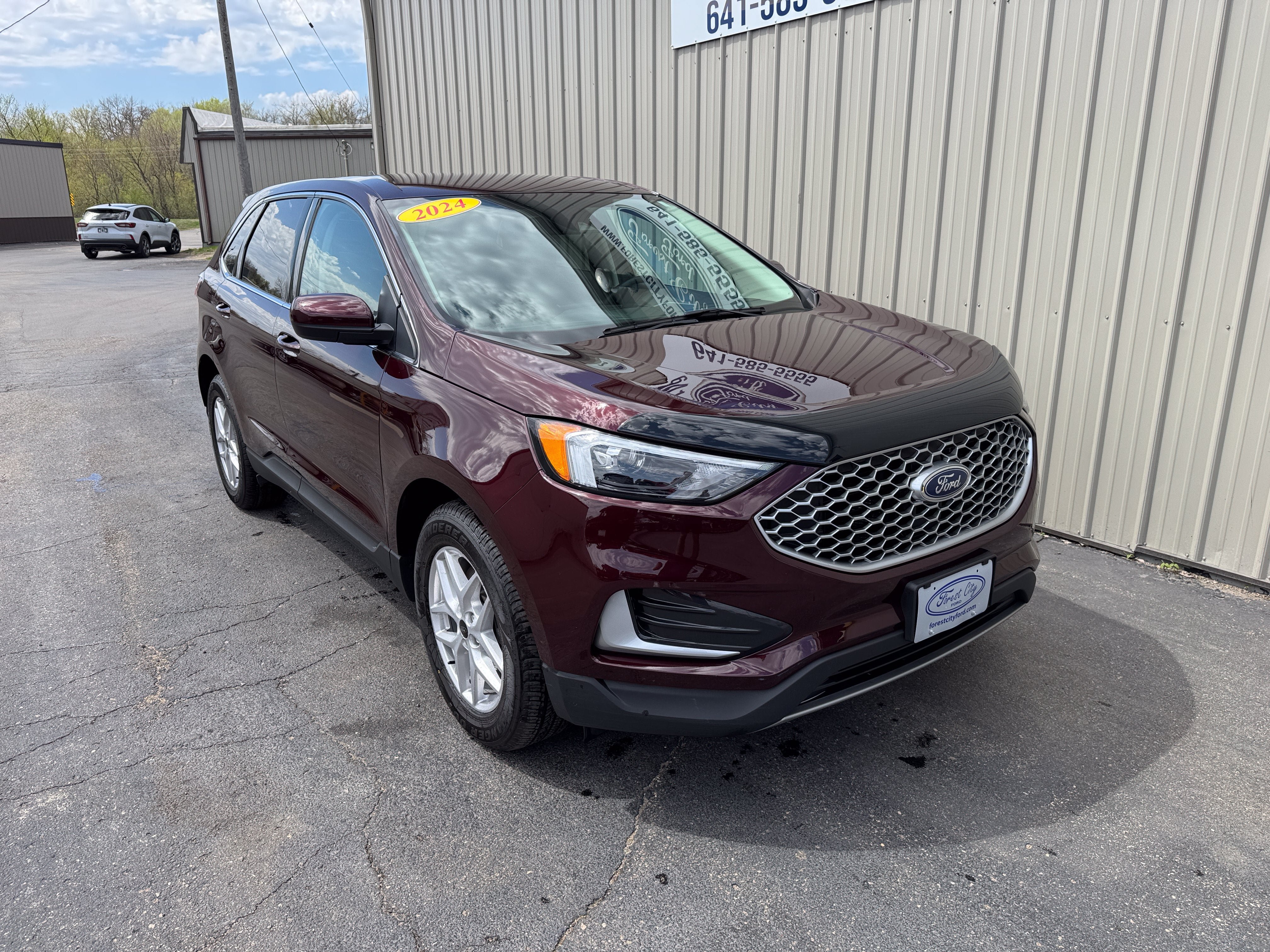 Used 2024 Ford Edge SEL AWD/4WD image 5