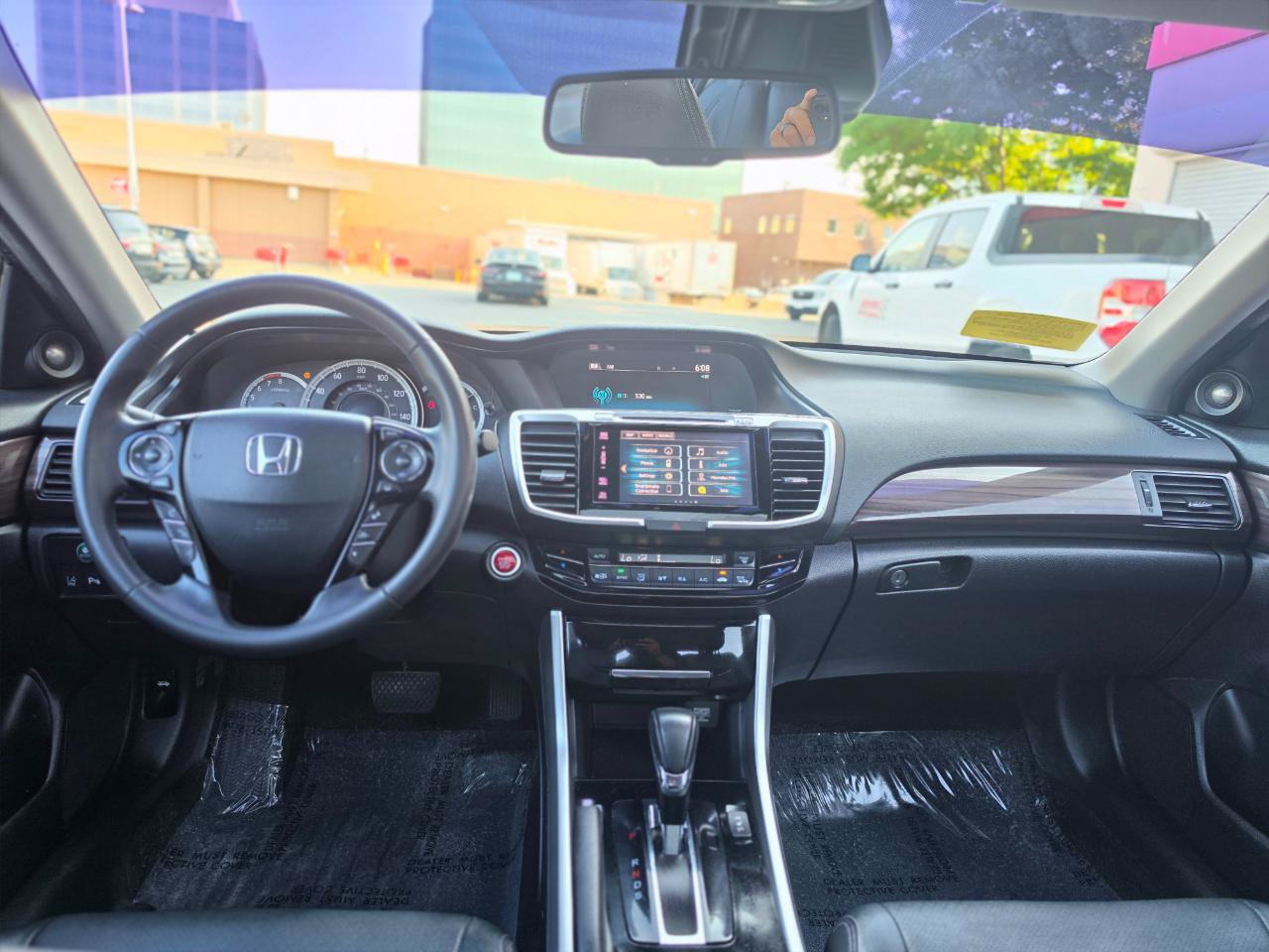 Used 2017 Honda Accord Touring image 14