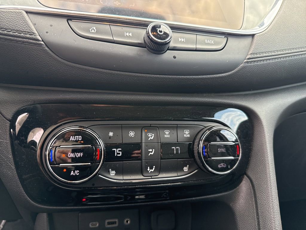 Used 2023 Buick Encore GX Select w/ Sport Touring Package image 17