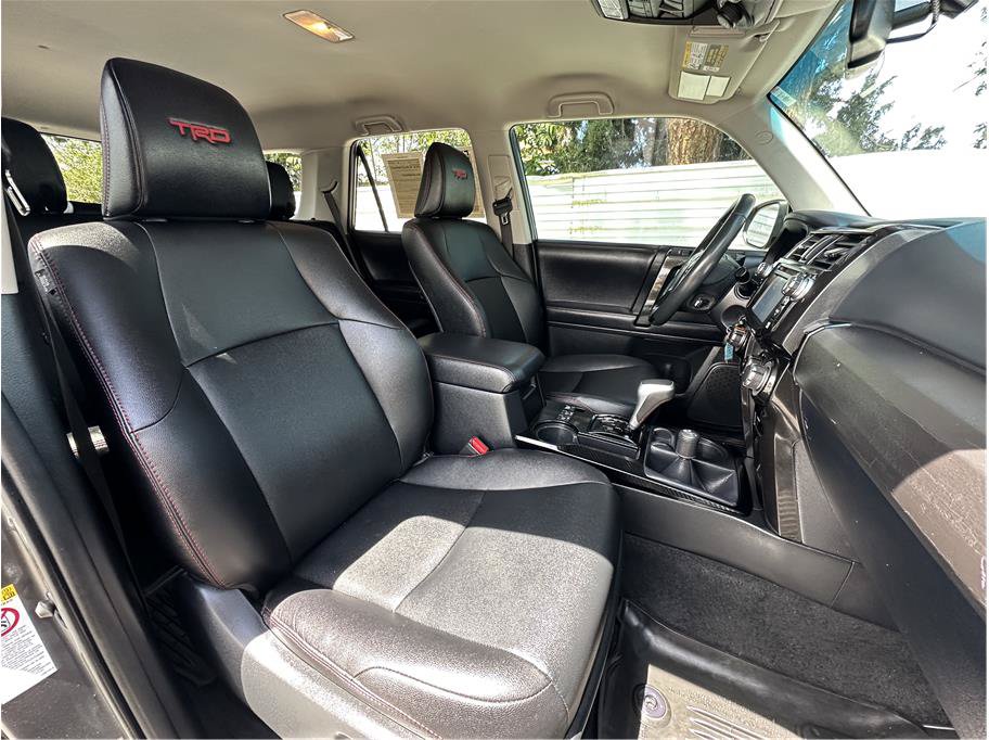 Used 2018 Toyota 4Runner TRD Off-Road Premium AWD/4WD image 4