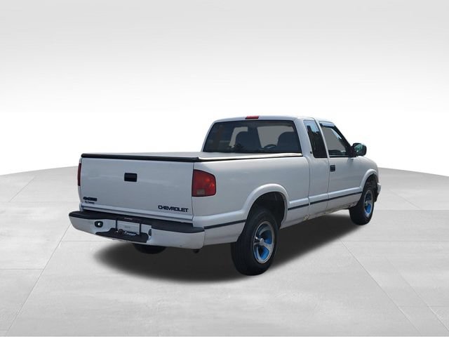 Used 1998 Chevrolet S10 Pickup LS w/ Preferred Equipment Group RWD image 3