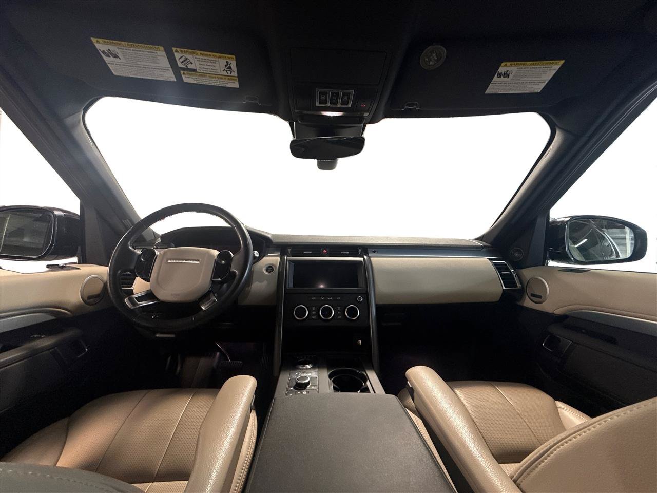 Used 2020 Land Rover Discovery Landmark AWD/4WD image 15