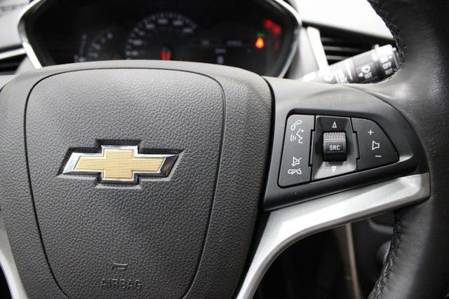 Used 2019 Chevrolet Trax LT w/ LT Convenience Package image 27