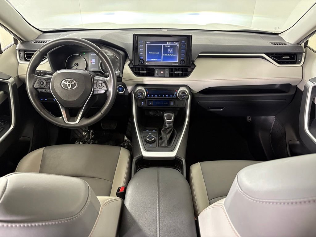 Used 2021 Toyota RAV4 XLE Premium AWD/4WD image 33