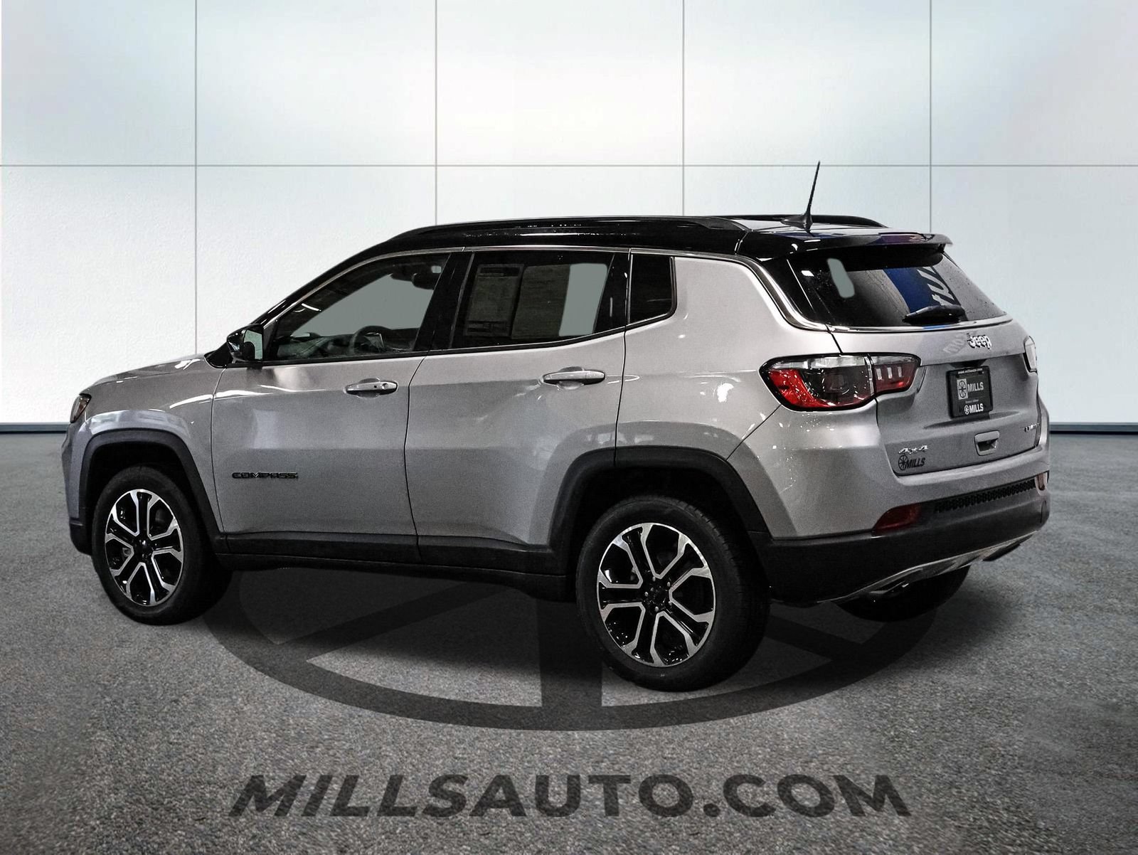 Used 2023 Jeep Compass Limited AWD/4WD image 4