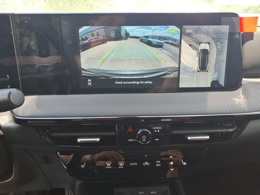 New 2026 Nissan Kicks SR w/ SR Premium Package AWD/4WD image 25