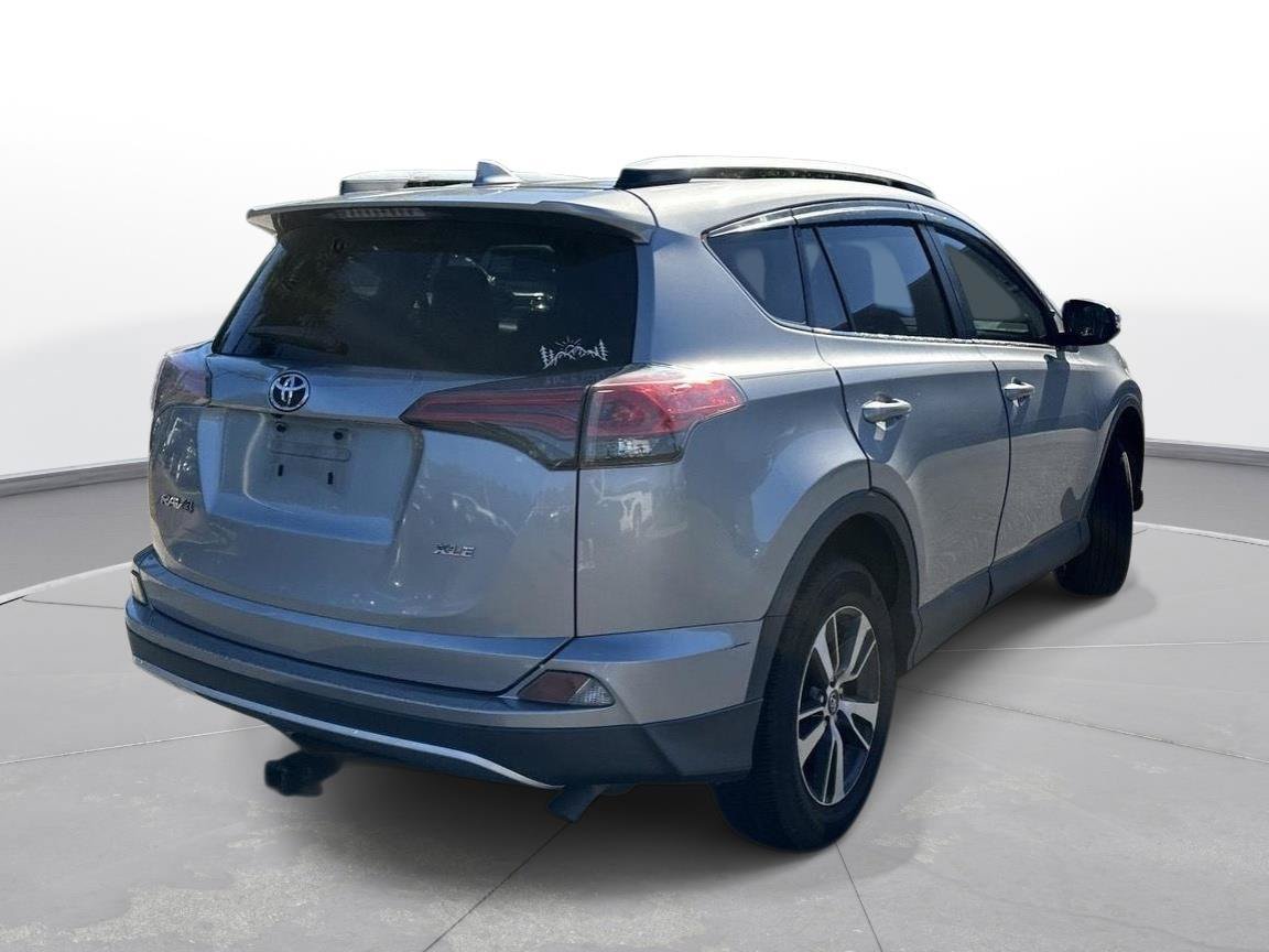 Used 2016 Toyota RAV4 XLE FWD image 6