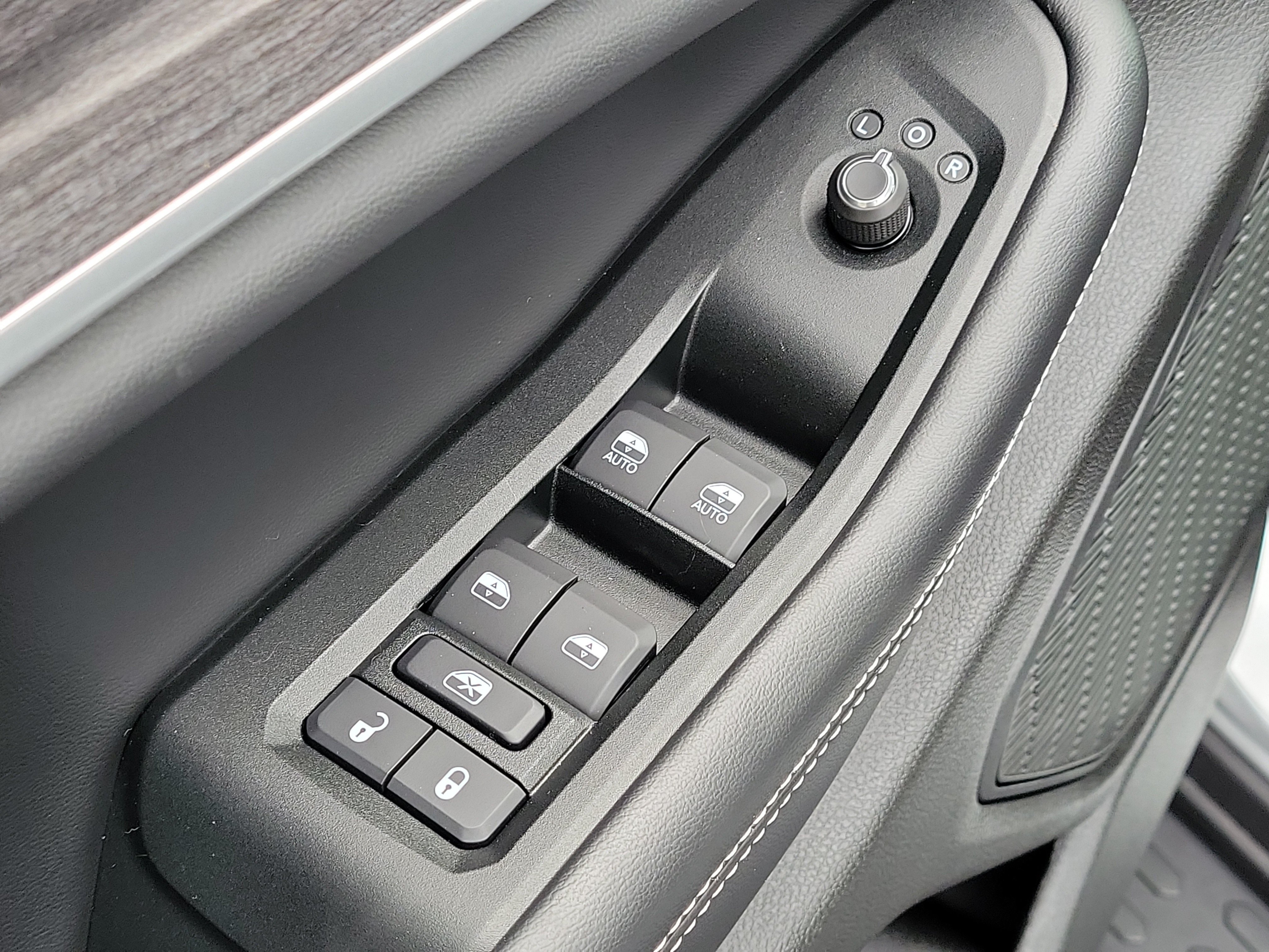 Used 2025 Jeep Grand Cherokee Limited RWD image 20