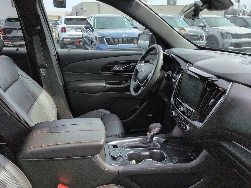 Used 2024 Chevrolet Traverse RS w/ LPO, Floor Liner Package image 7