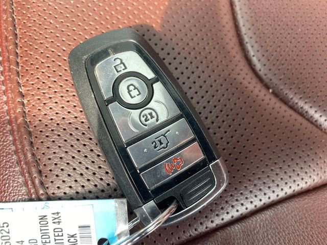 Used 2024 Ford Expedition Limited image 26