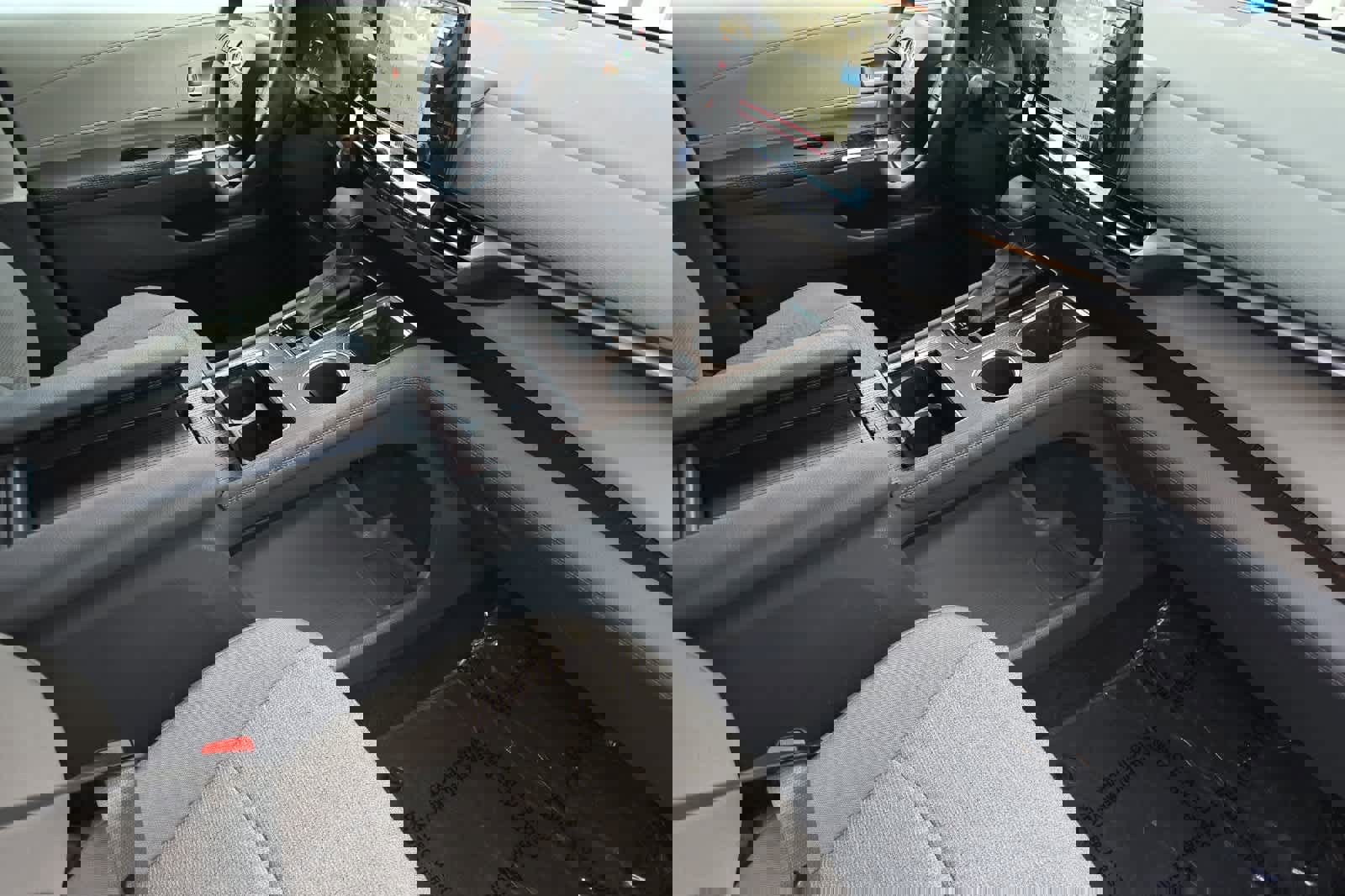 Used 2024 Toyota Sienna LE image 19