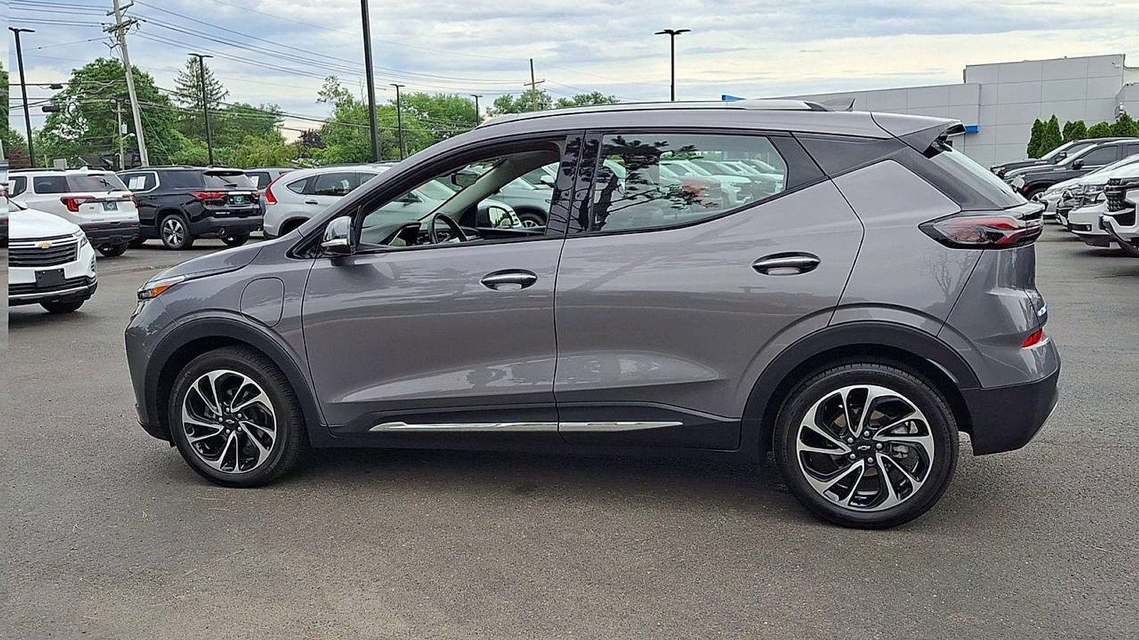Certified 2023 Chevrolet Bolt EUV Premier FWD image 8