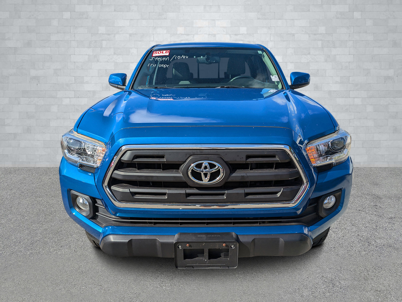 Used 2016 Toyota Tacoma SR5 image 3