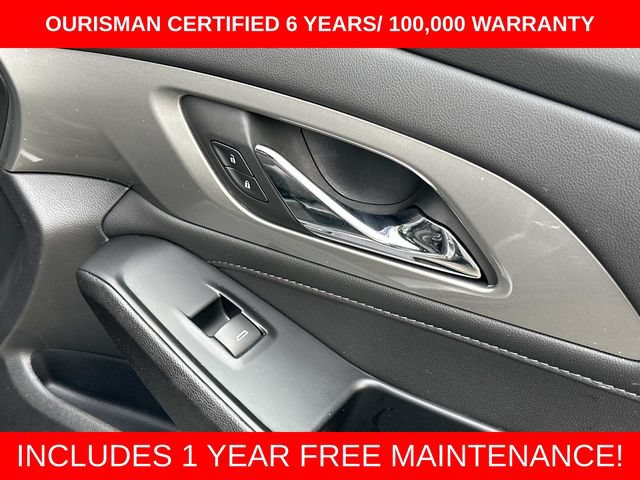 Used 2023 Chevrolet Traverse LT w/ LPO, Floor Liner Package AWD/4WD image 10