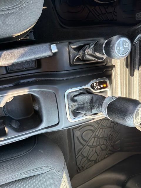 Used 2020 Jeep Wrangler Unlimited Sport AWD/4WD image 17