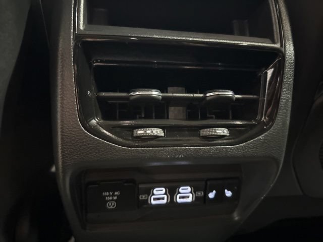 Used 2024 Jeep Grand Cherokee Limited AWD/4WD image 31