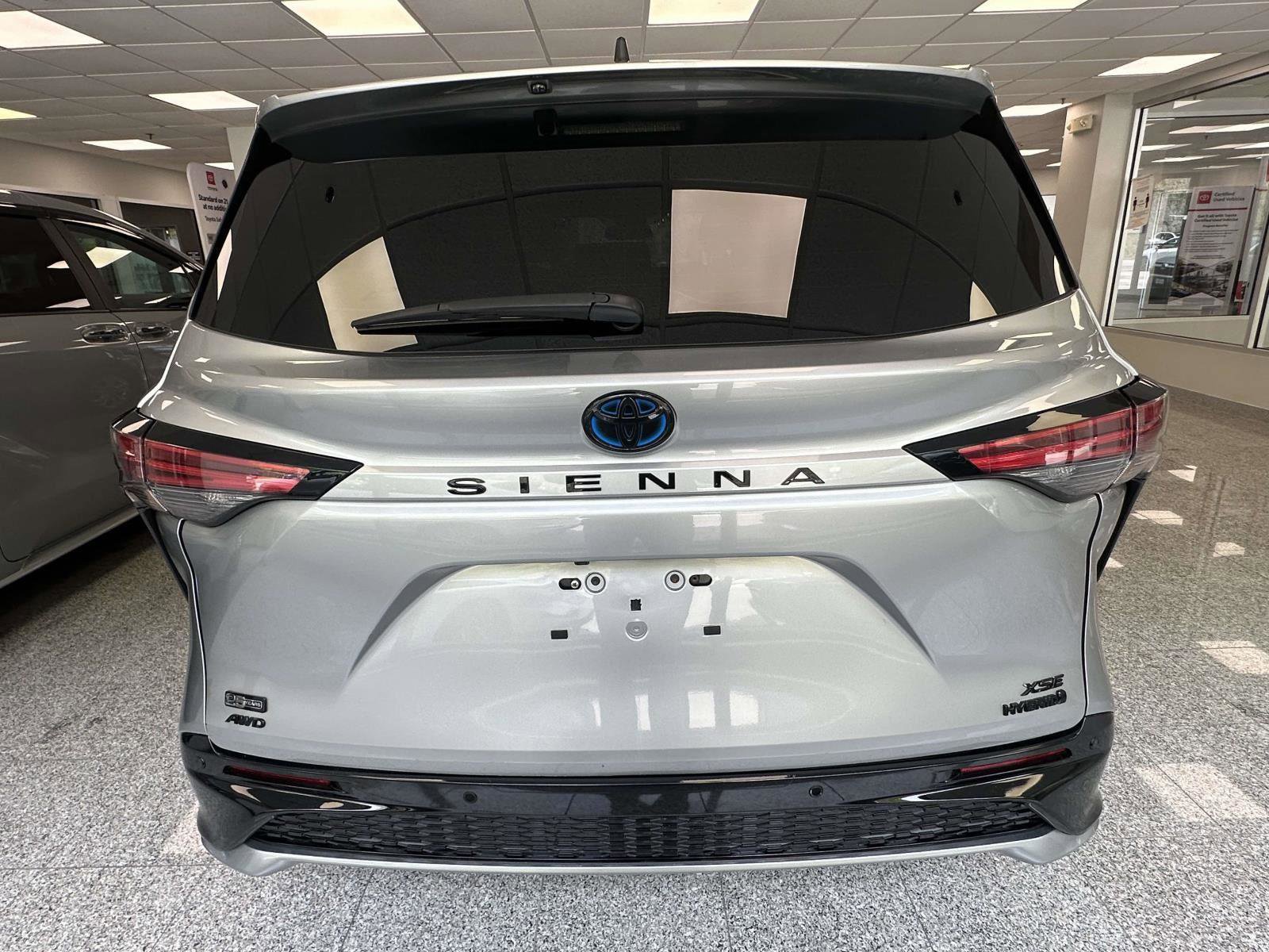 Certified 2023 Toyota Sienna XSE AWD/4WD image 5