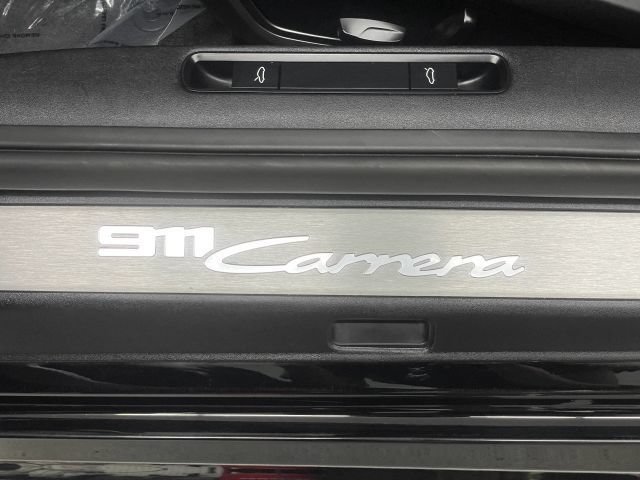 Used 2021 Porsche 911 Carrera w/ Premium Package RWD image 4