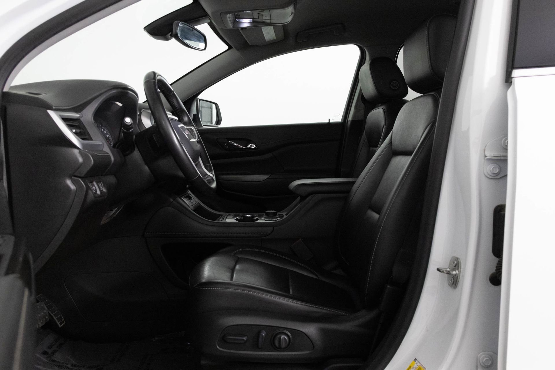 Certified 2023 GMC Acadia SLT image 17