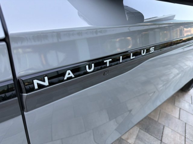 New 2026 Lincoln Nautilus Reserve w/ Jet Appearance Package AWD/4WD image 7