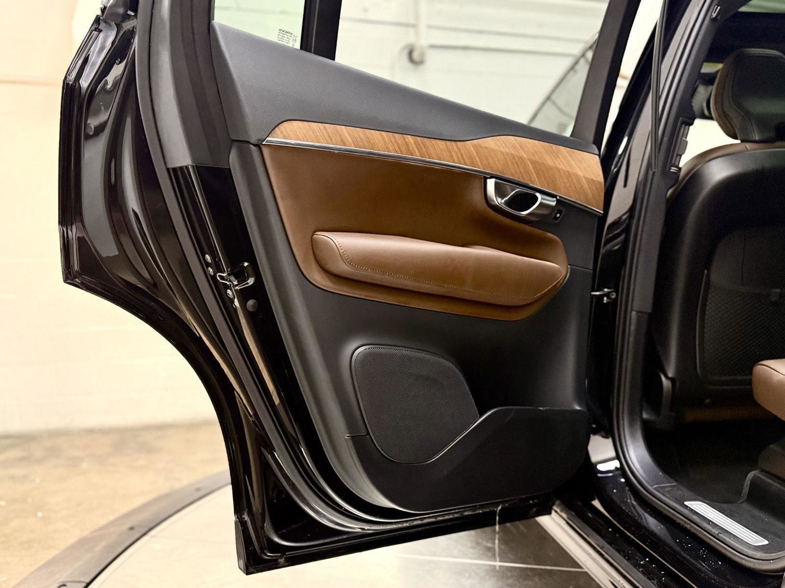 Used 2024 Volvo XC90 T8 Plus w/ Protection Package Premier image 15