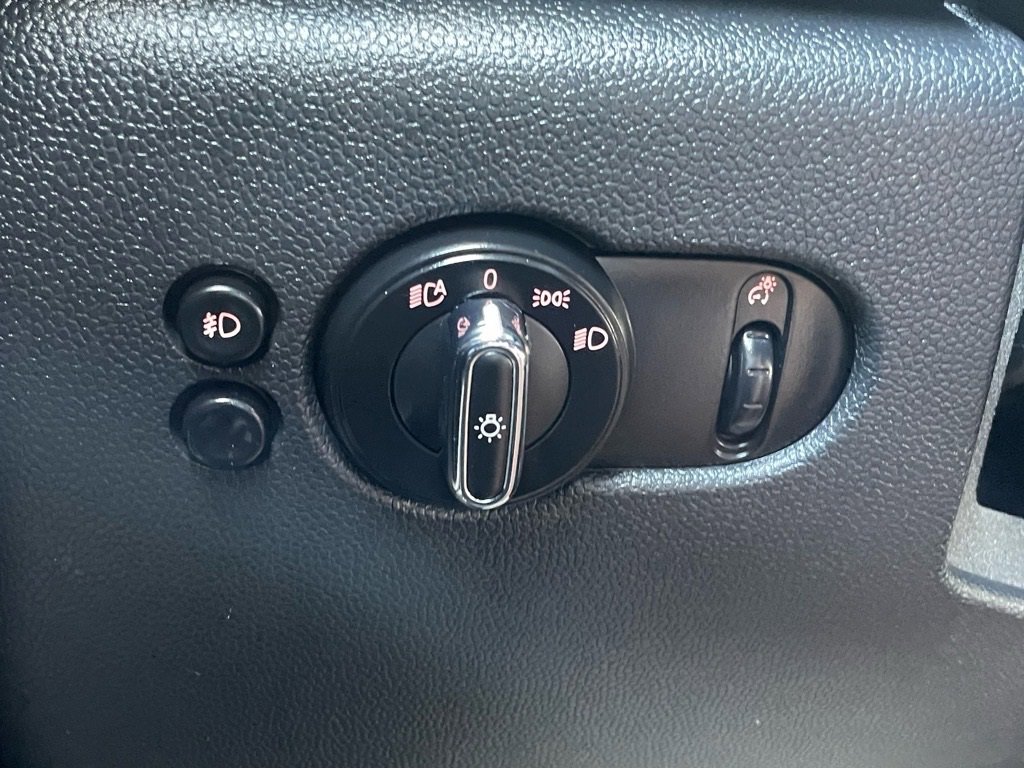 Used 2021 MINI Cooper S w/ 6.5" Touchscreen Package image 18