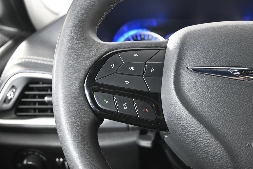 Used 2024 Chrysler Pacifica Touring FWD image 37
