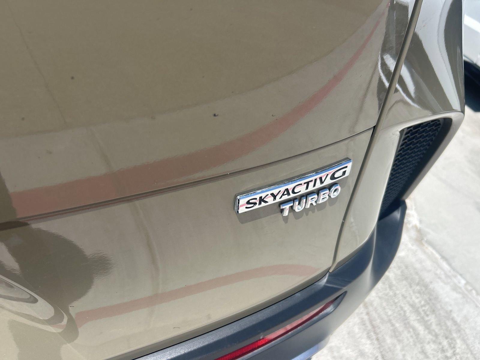 Used 2025 MAZDA CX-50 AWD 2.5 Turbo w/ Premium Pkg image 6