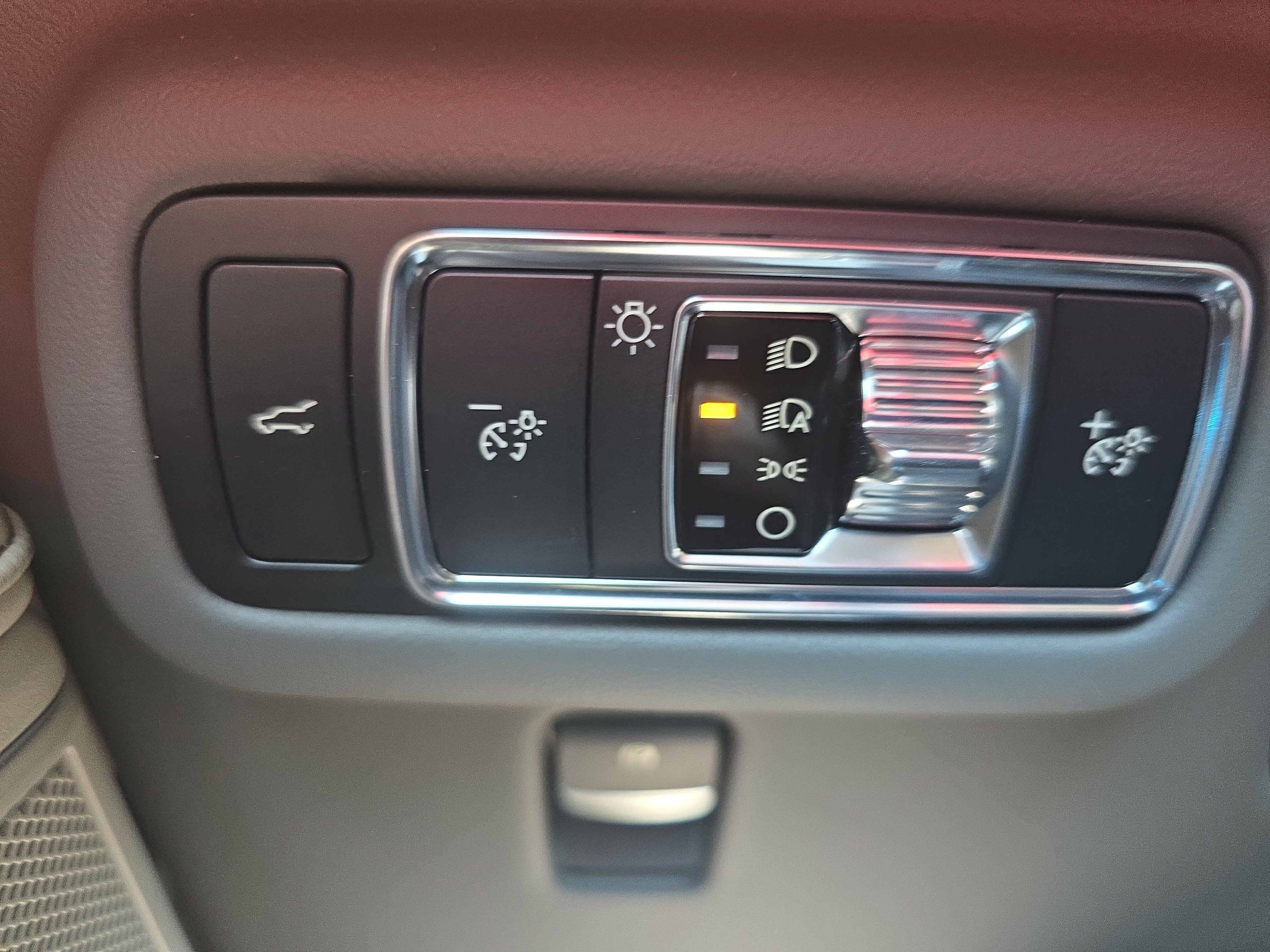 Certified 2025 Lincoln Nautilus Premier AWD/4WD image 25