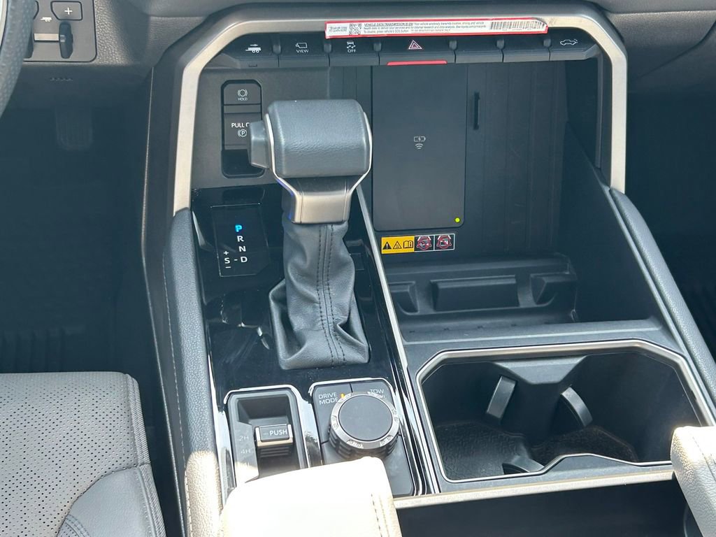 Used 2025 Toyota Tundra Limited AWD/4WD image 22