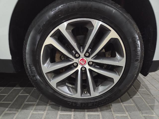 Used 2020 Jaguar F-PACE Premium image 9