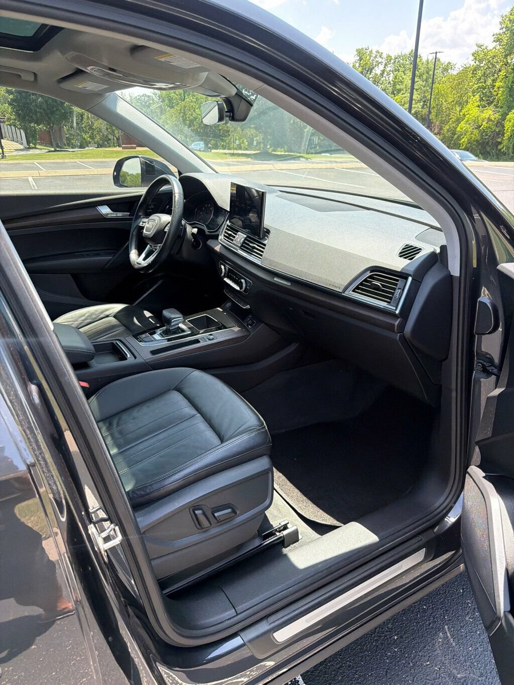 Used 2021 Audi Q5 2.0T Premium w/ Convenience Package AWD/4WD image 12