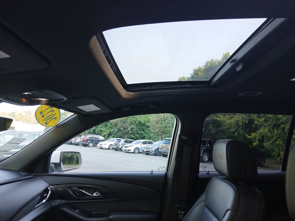 Used 2022 Chevrolet Traverse High Country image 21