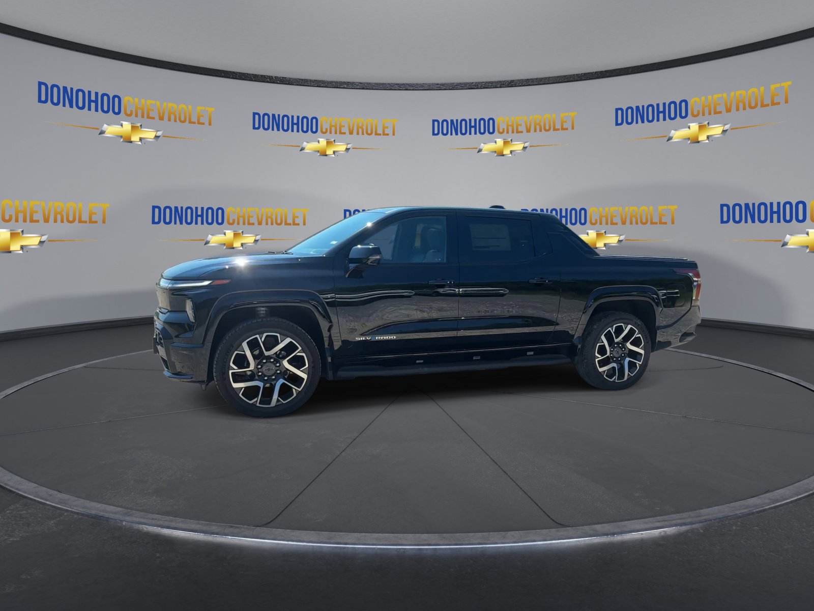 New 2024 Chevrolet Silverado EV RST image 4
