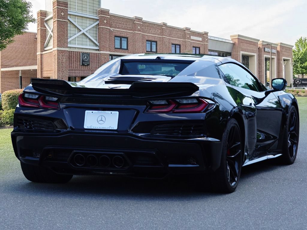 Used 2025 Chevrolet Corvette Z06 RWD image 6