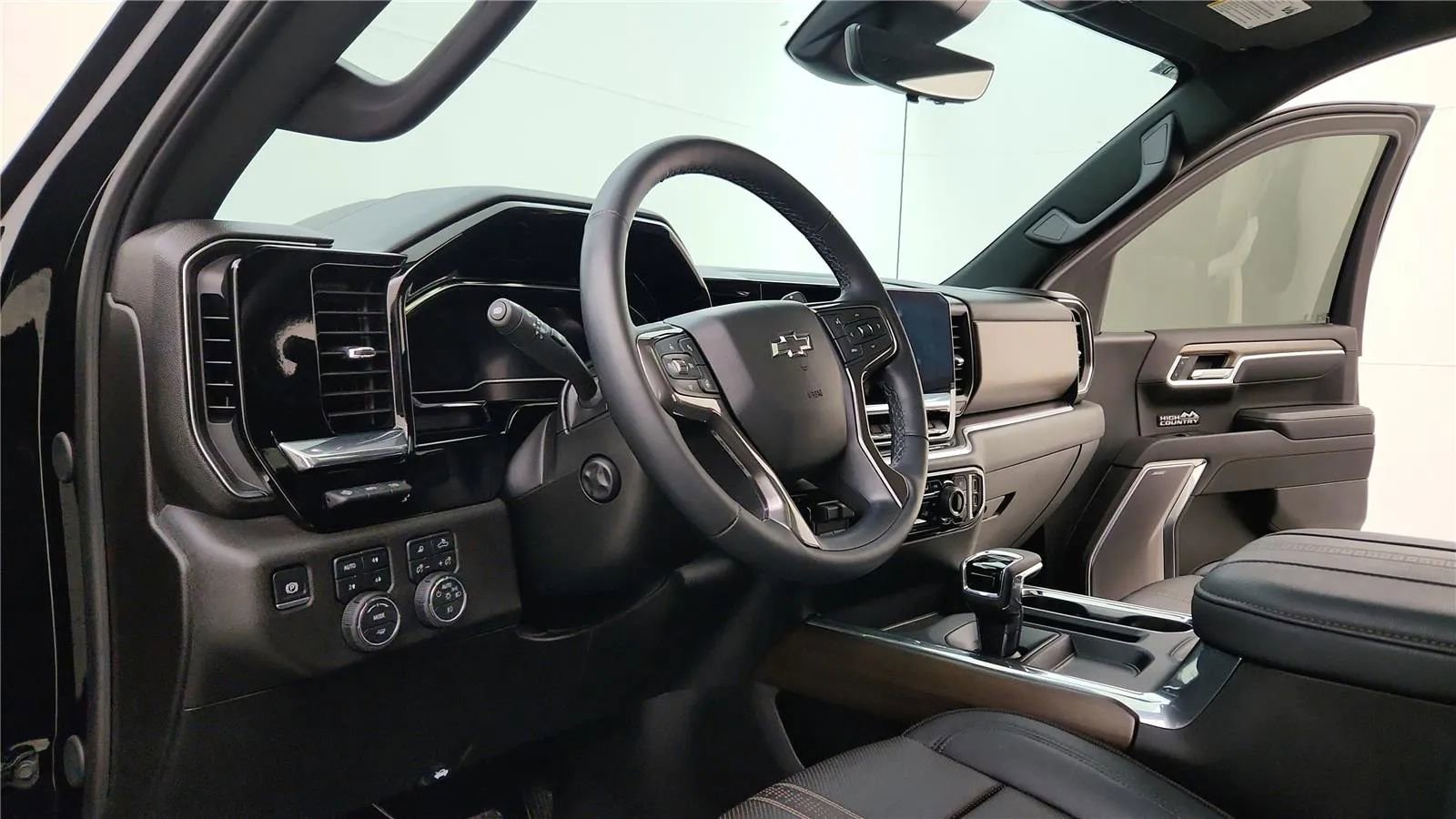 Used 2025 Chevrolet Silverado 1500 High Country w/ Midnight Edition image 25