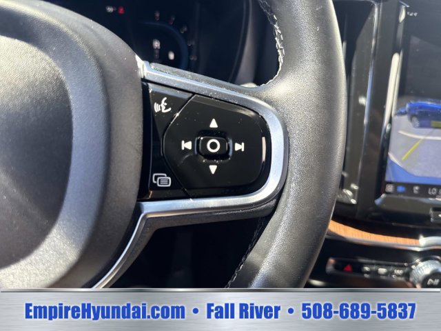 Used 2023 Volvo XC60 B5 Plus AWD/4WD image 29