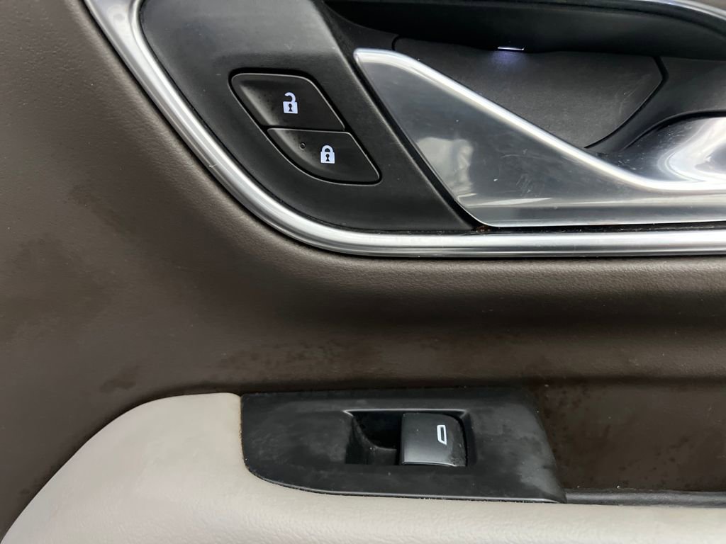 Used 2021 Chevrolet Suburban Z71 w/ Z71 Off-Road Package image 21