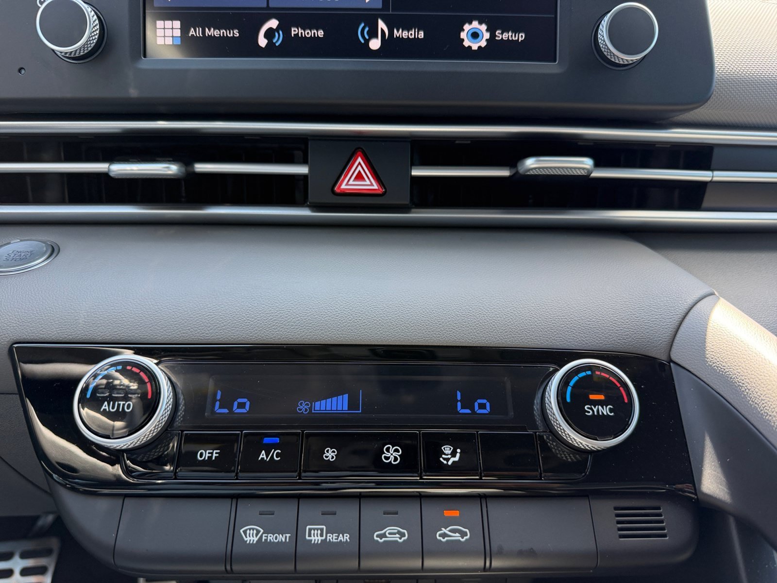 Certified 2025 Hyundai Elantra Sport FWD image 12