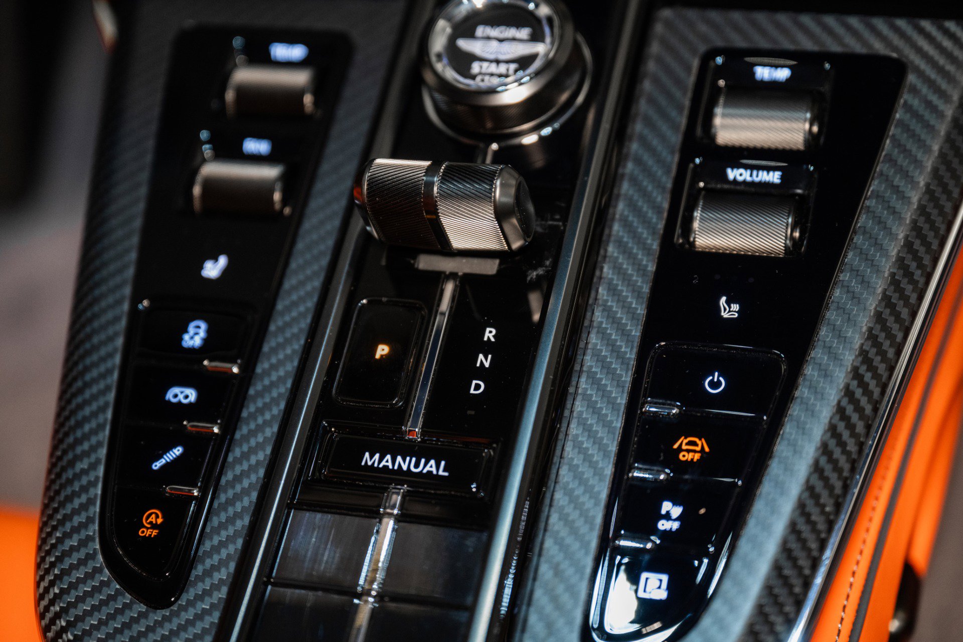 Used 2025 Aston Martin V8 Vantage Coupe image 29