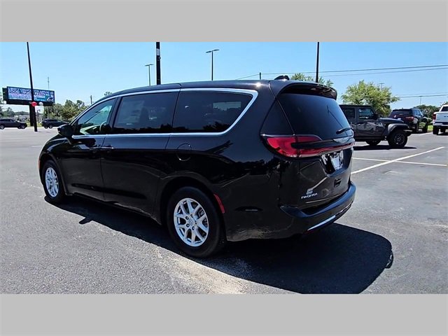 New 2026 Chrysler Pacifica Select image 26