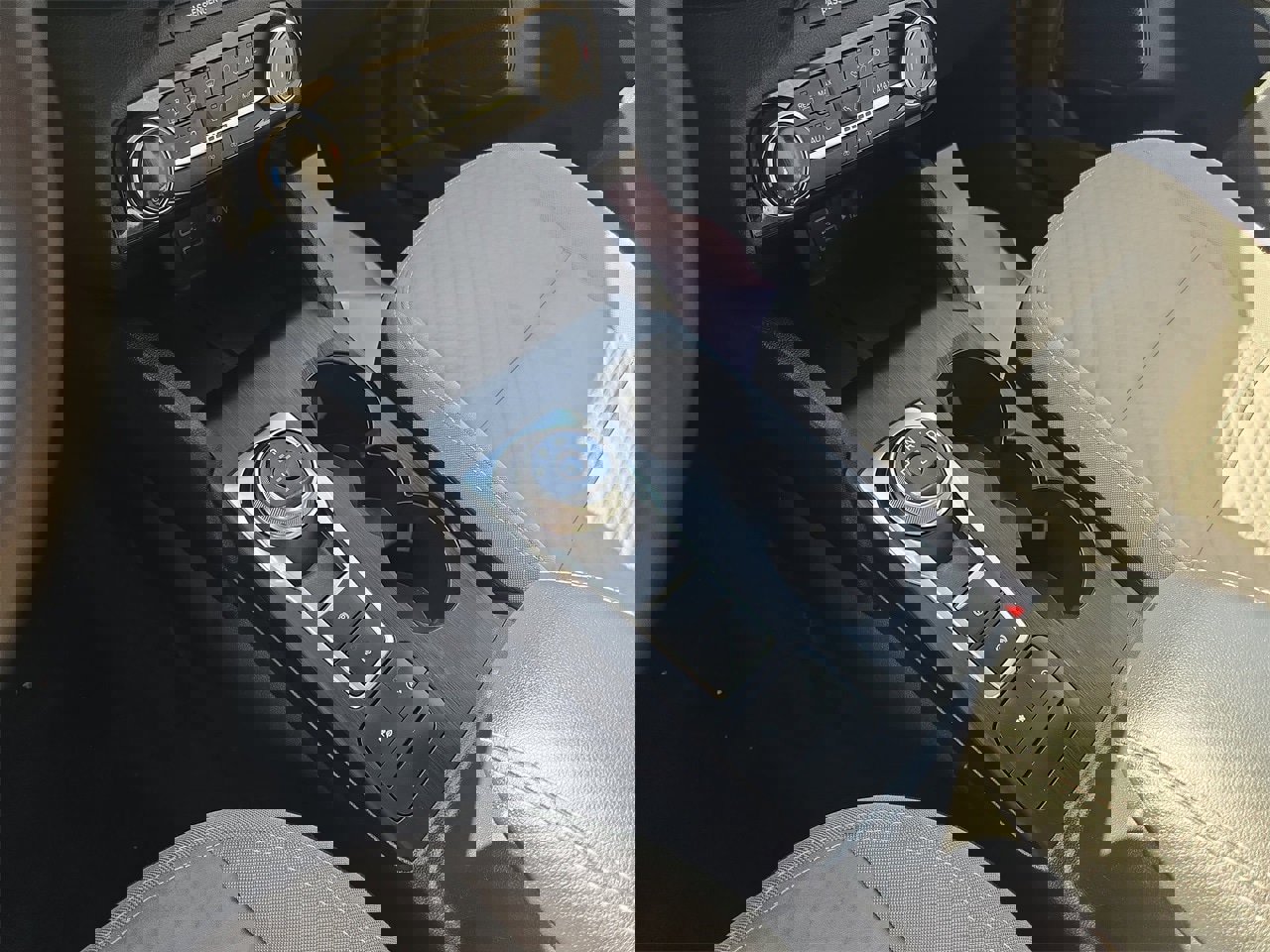 Used 2022 Ford Escape SE w/ Convenience Package image 9