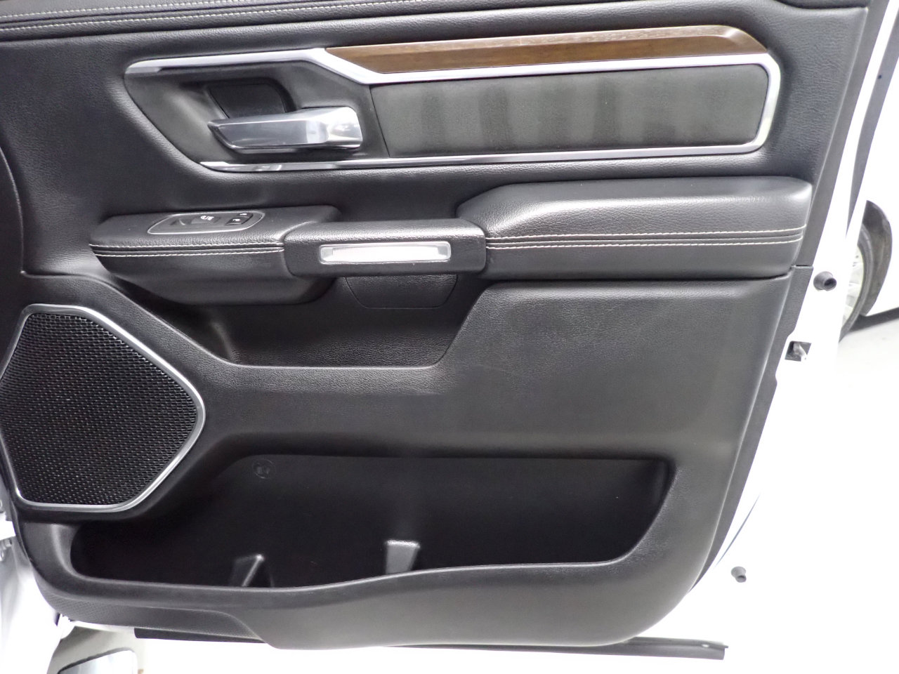 Used 2021 RAM 1500 Laramie image 7